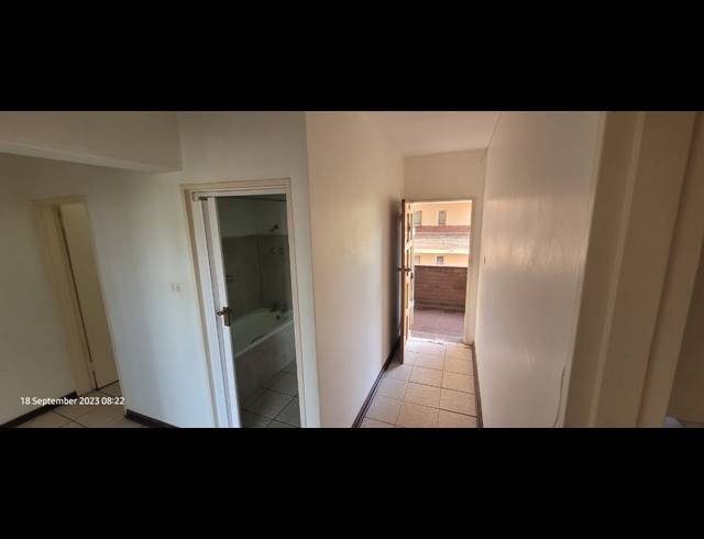 2 BEDROOM APARTMENT RENTED IN CLARENDON